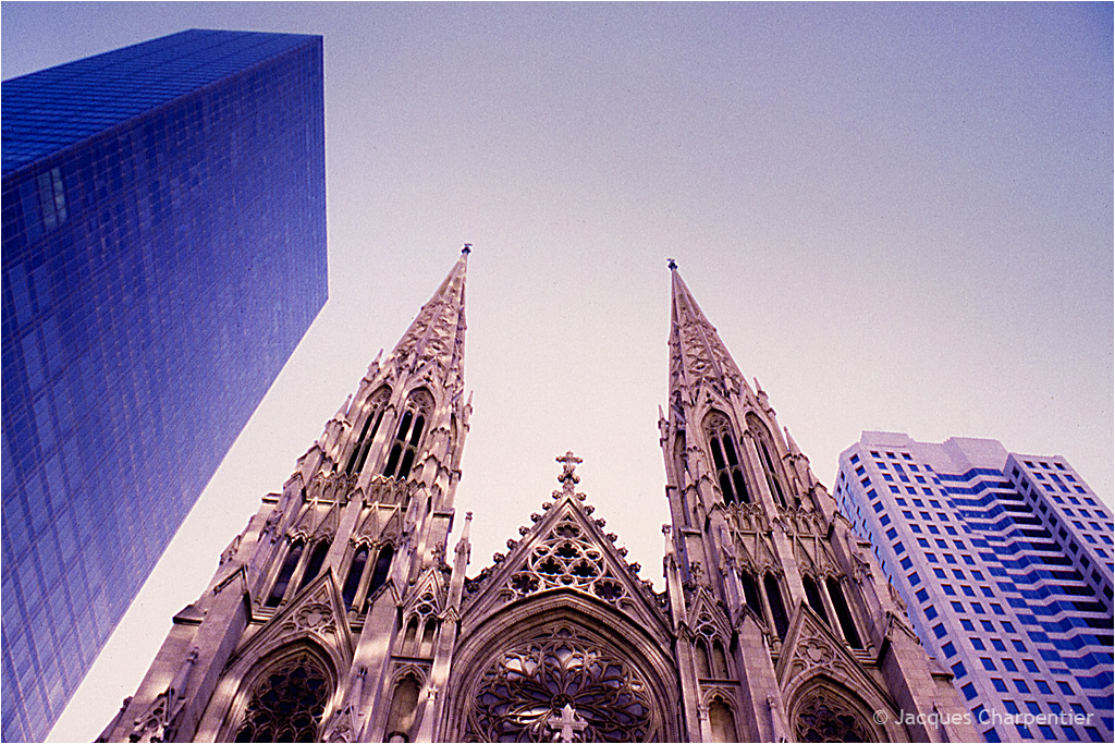 Cathedrale St Patrick, New York, 1995 © Jacques Charpentier
