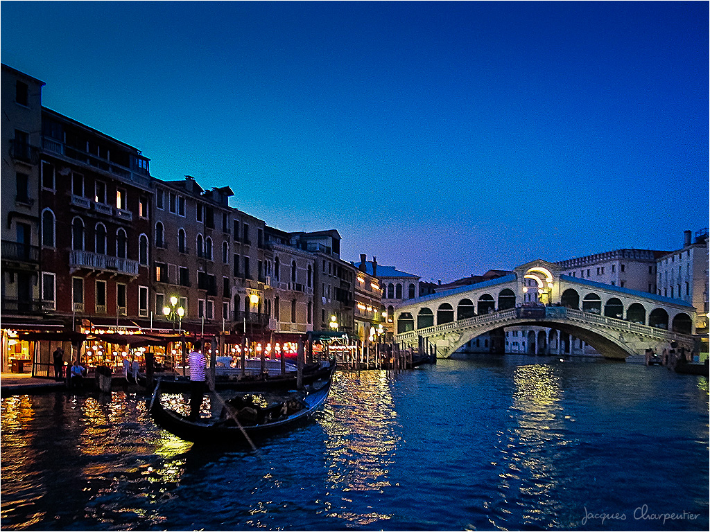 Heure bleue sur le Grand Canal, Venise, 2012 © Jacques Charentier